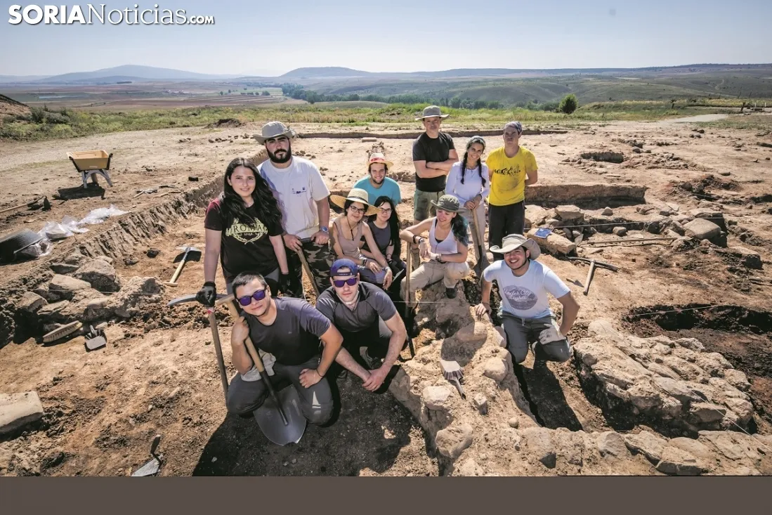 Excavaciones en el yacimiento de Numancia. Carmen de Vicente. 