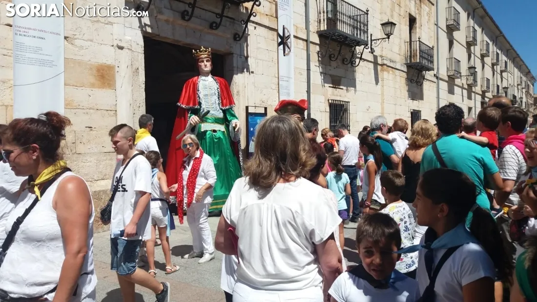 Gigantes y Cabezudos en El Burgo de Osma. SN