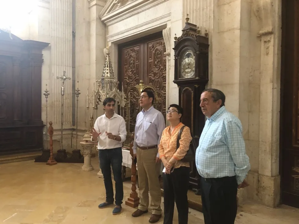 El embajador de China visita El Burgo de Osma. Ayuntamiento El Burgo de Osma. 