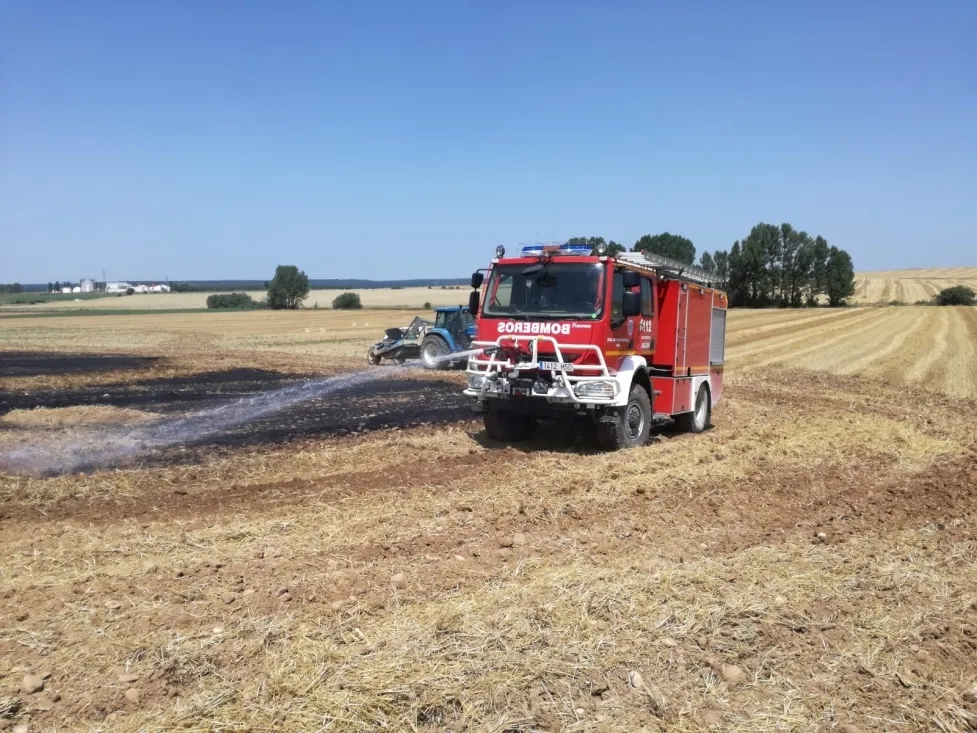 Foto 2 - Controlado el incendio en La Milana