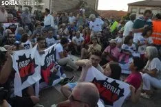 Foto 7 - GALER&Iacute;A: Cientos de sorianos cortan durante una hora la N-122 para exigir "&iexcl;Autov&iacute;a ya!"