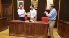 El embajador de China visita El Burgo de Osma. Ayuntamiento El Burgo de Osma. 