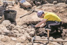 Excavaciones en el yacimiento de Numancia. Carmen de Vicente. 