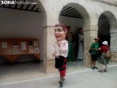 Gigantes y Cabezudos en El Burgo de Osma. SN