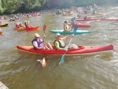Foto 6 - Docenas de pirag&uuml;istas, en la XVII Traves&iacute;a por el Duero celebrada en Soria