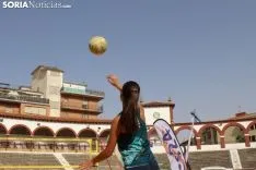 Segunda jornada de Voley Plaza en La Chata. Bernat Díez 