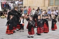 imágenes del baile de La Rueda en Covaleda. /EM