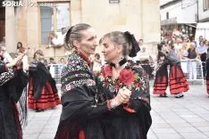 imágenes del baile de La Rueda en Covaleda. /EM