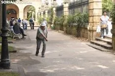 Juegos tradicionales en el lateral de la Dehesa. /EM