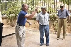 Juegos tradicionales en el lateral de la Dehesa. /EM