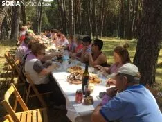 Comida en Cabrejas durante la Fiesta del Mejillón. 
