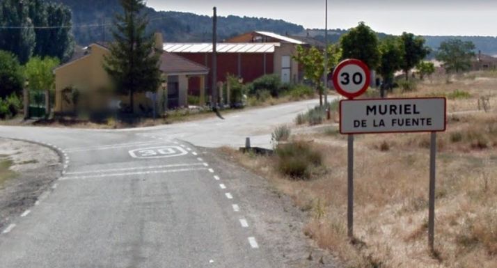 Rescatado después de quedar atrapado bajo su ciclomotor 