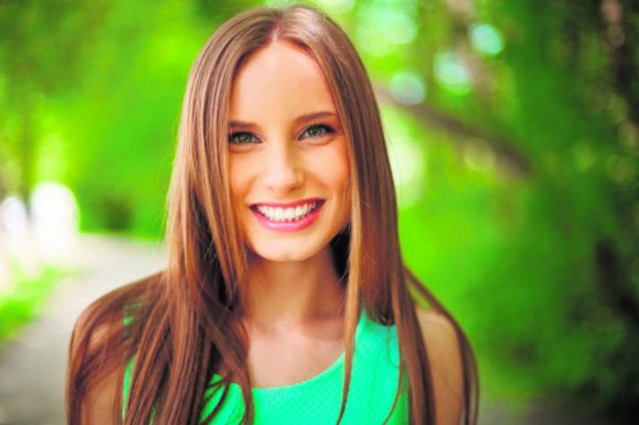 Primer plano de una mujer. 