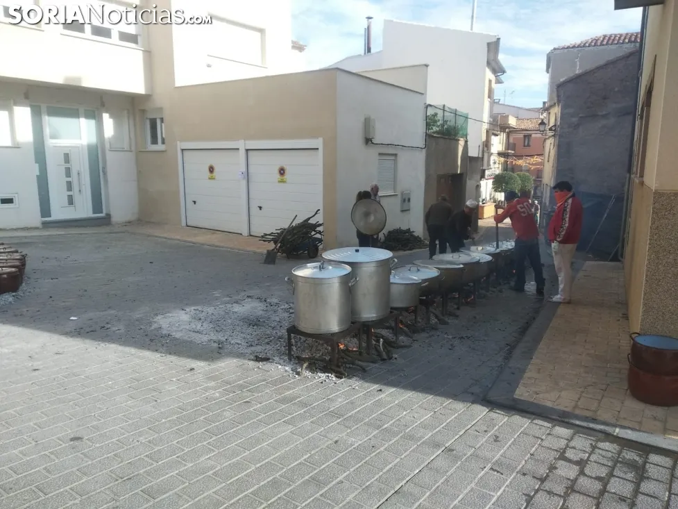 Preparativos antes de la comida. /SN