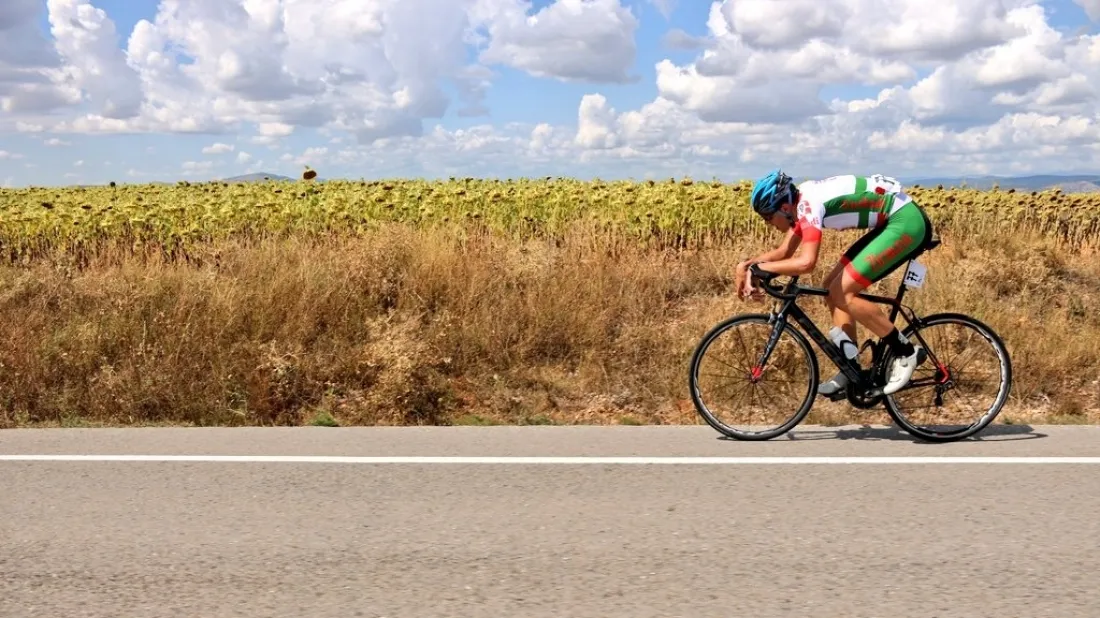 Una imagen del intenso fin de semana ciclista en Soria en su última jornada. /Ángel Vivar
