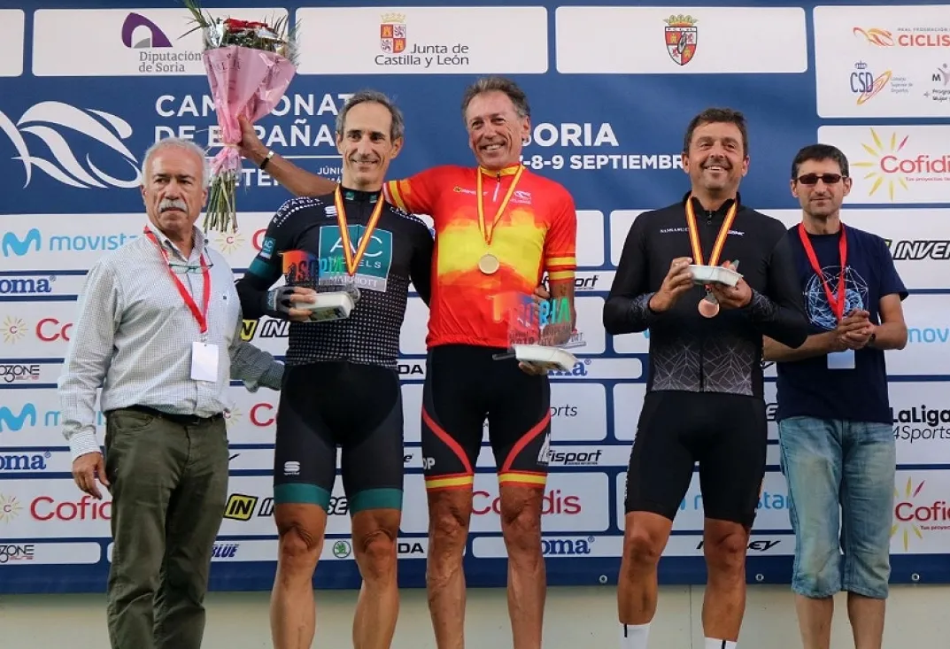Uno de los podios tras la prueba. /RFEC