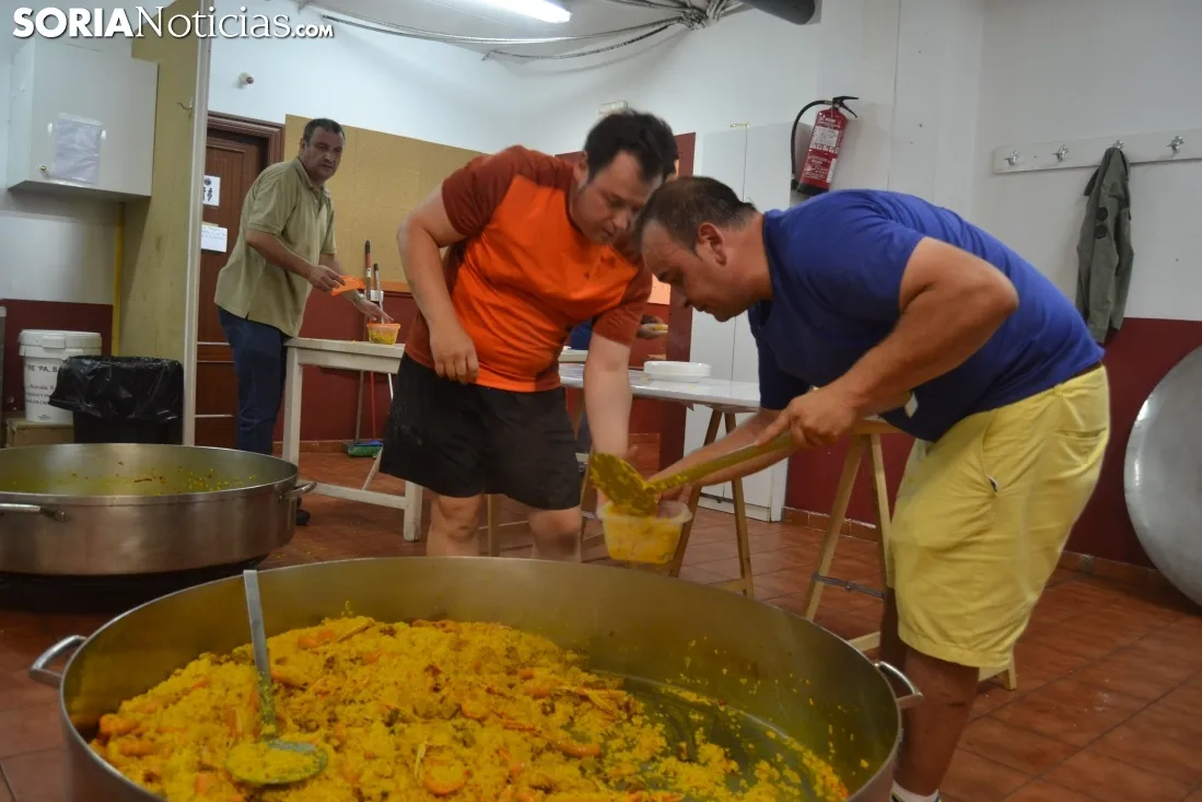 Una imagen de la comida de hermandad del barrio capitalino. /SN