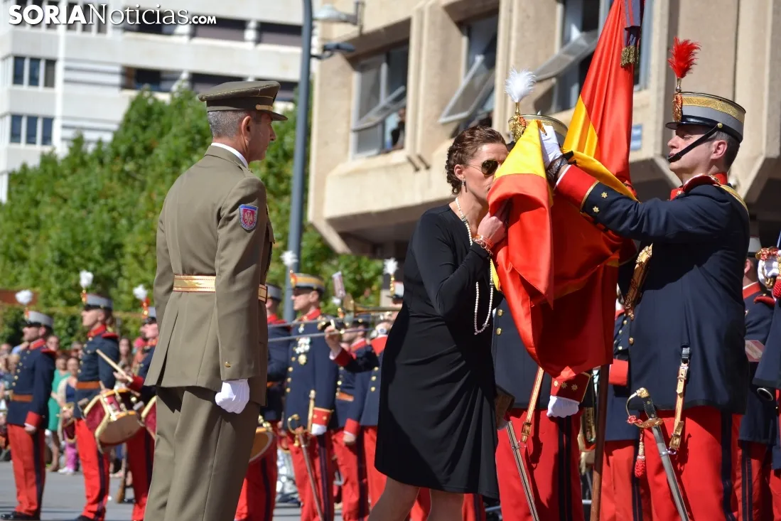 Homenaje y juramento a la bandera de España. SN