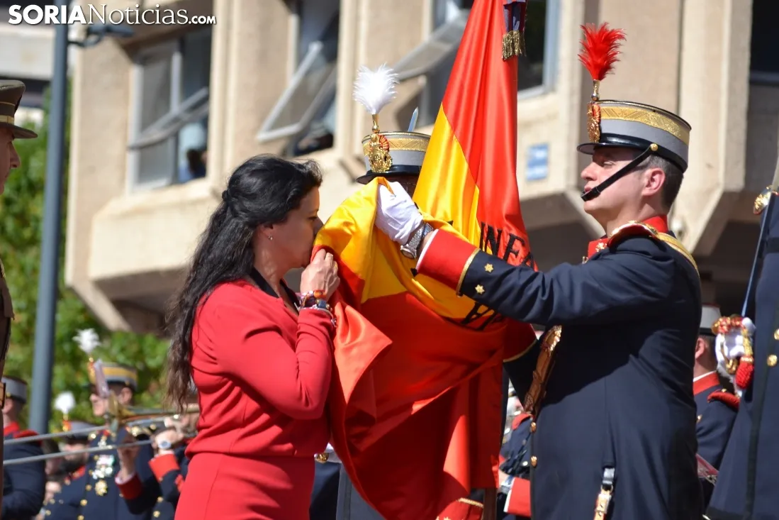 Homenaje y juramento a la bandera de España. SN