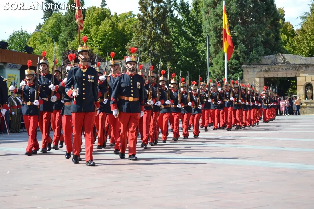 Homenaje y juramento a la bandera de España. SN