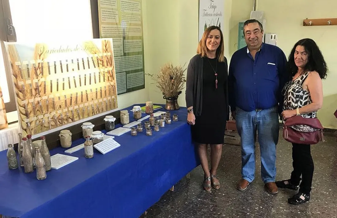 La delegada, junto al presidente de ASAJA, Carmelo Gómez y la alcaldesa, Reyes Oliva. /Subdeleg.