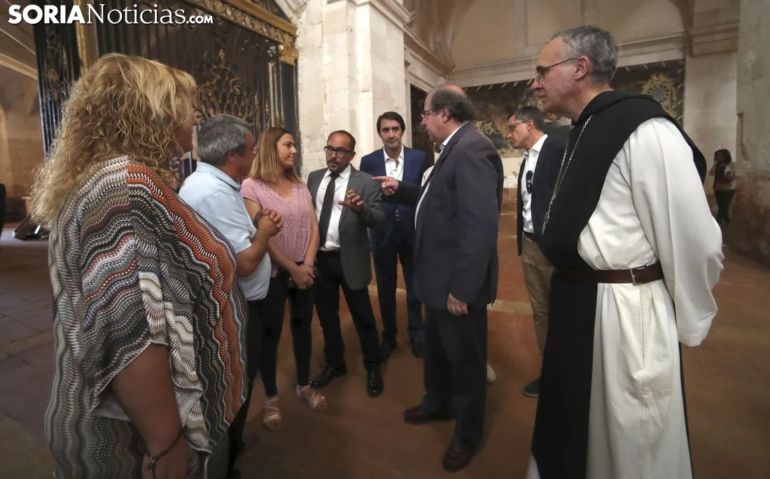 Una imagen de la visita institucional al monasterio este miércoles. /SN