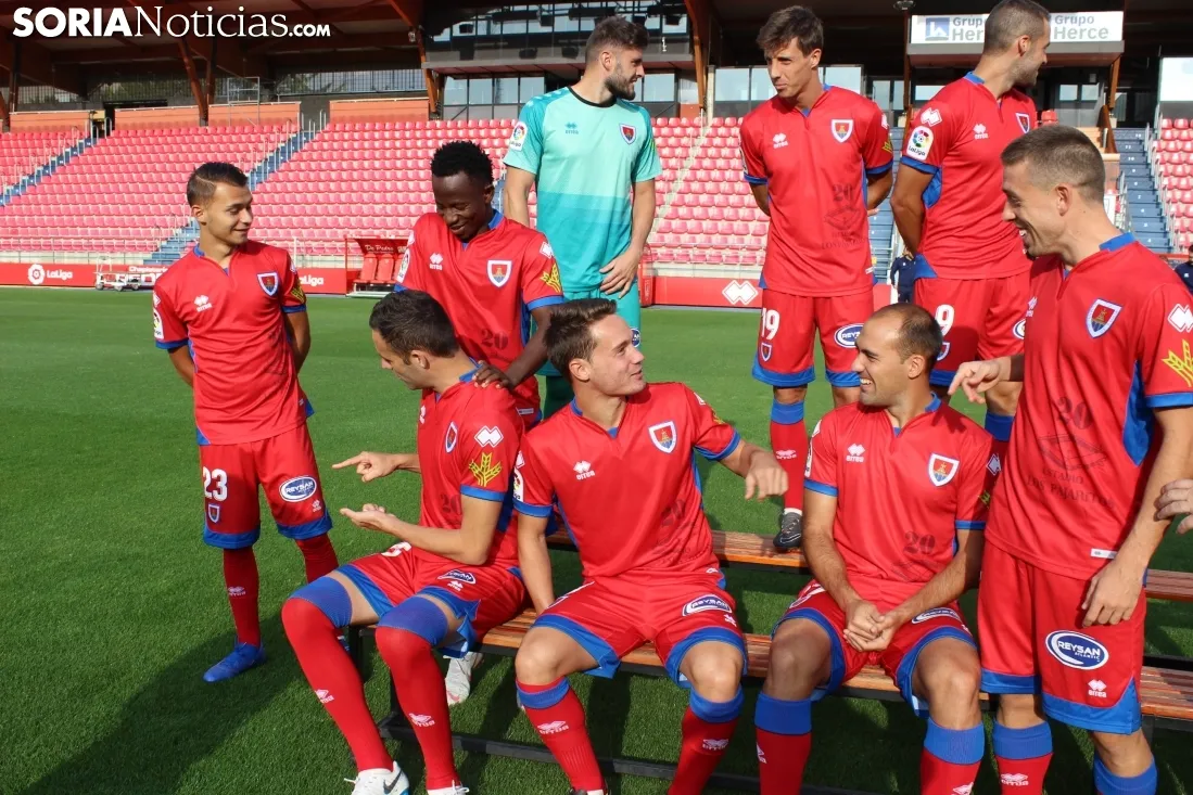 El CD Numancia se realiza la foto oficial de la temporada 2018-19 en Los Pajaritos