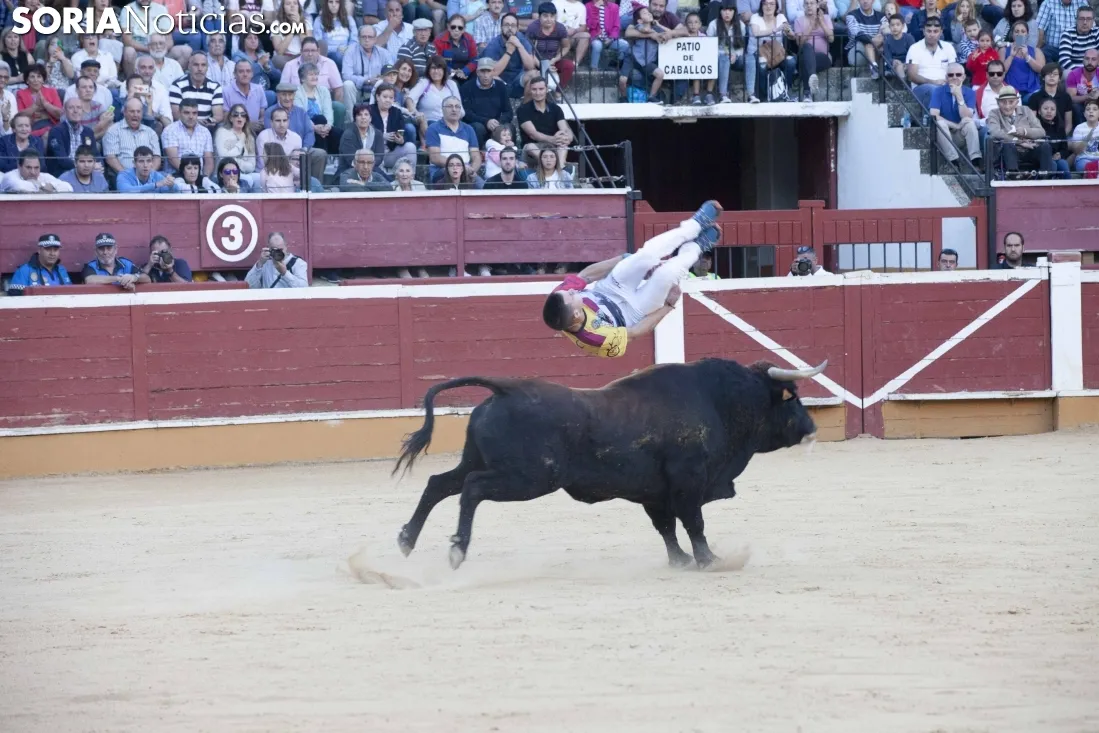 Concurso Nacional de Recortadores / María Ferrer 