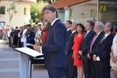 Homenaje y juramento a la bandera de España. SN