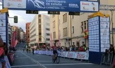 Una de las entradas en meta.