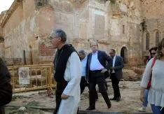Una imagen de la visita institucional al monasterio este miércoles.