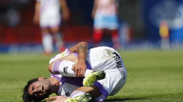 Escassi recibe una falta en Lugo. LaLiga