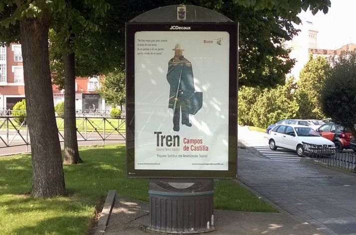 Uno de los mupis en Guadalaraja con la oferta turística. /Ayto. 