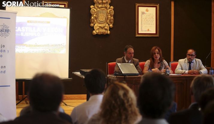Jesús Alonso, alcalde burgense (izda.), Silvia Clemente y Luis Rey. /SN
