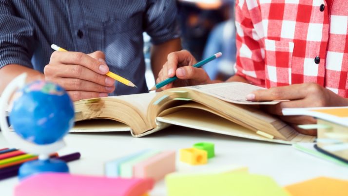 Los centros educativos de la Comunidad comienzan el curso con el 99 % del profesorado incorporado a sus destinos