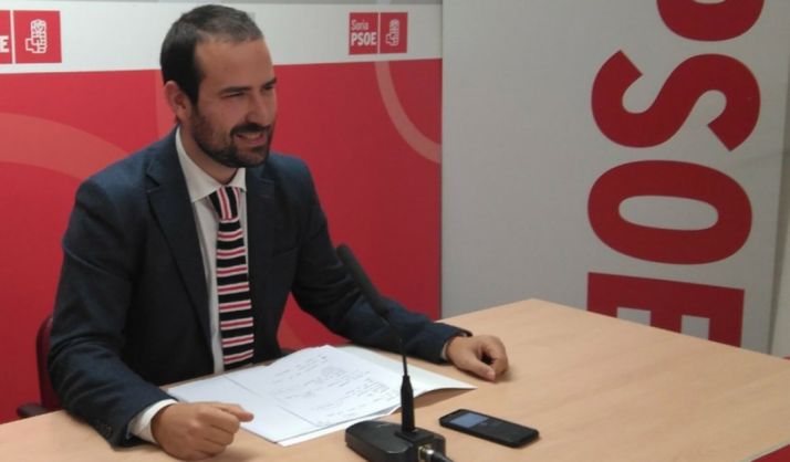 Ángel Hernández denuncia el descenso de profesores especialistas en Inglés