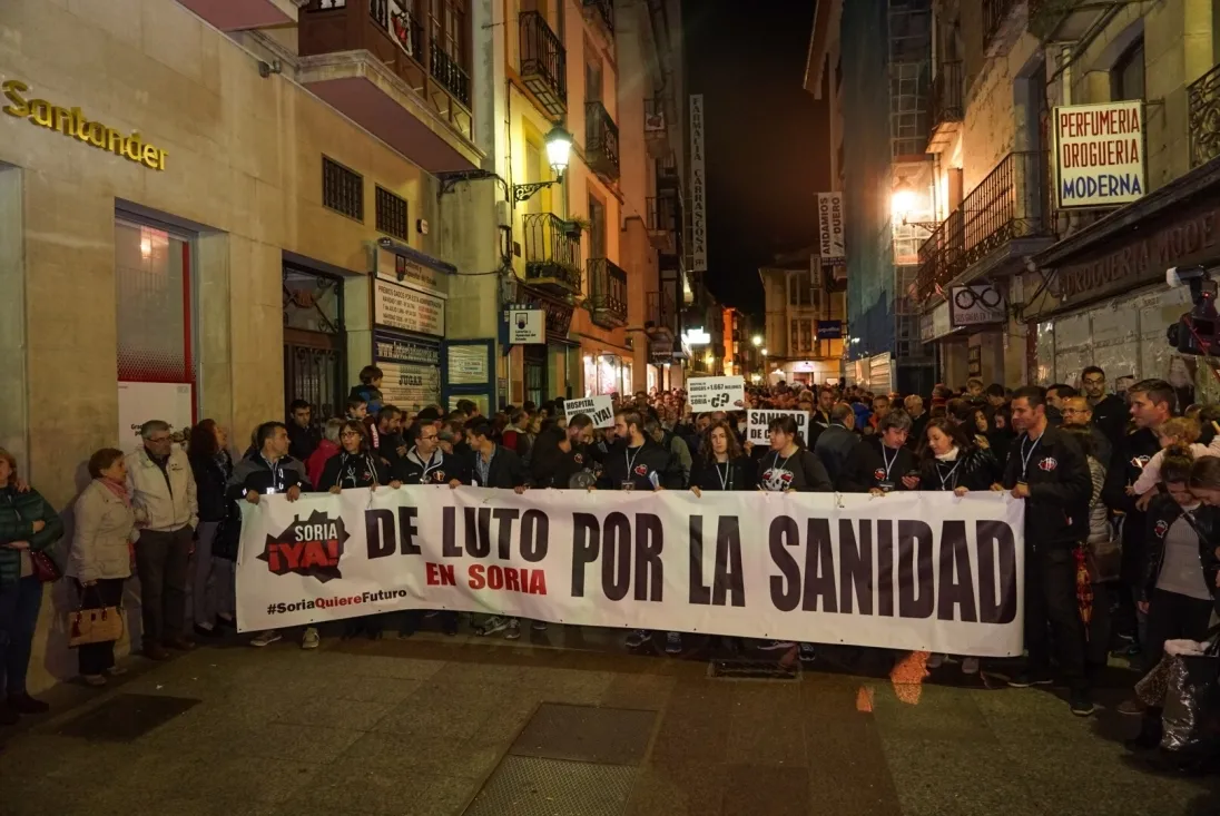 Foto 2 - Soria Ya considera que la multutudinaria manifestaci&oacute;n por la sanidad evidencia el cabreo de los sorianos por la situaci&oacute;n de la provincia