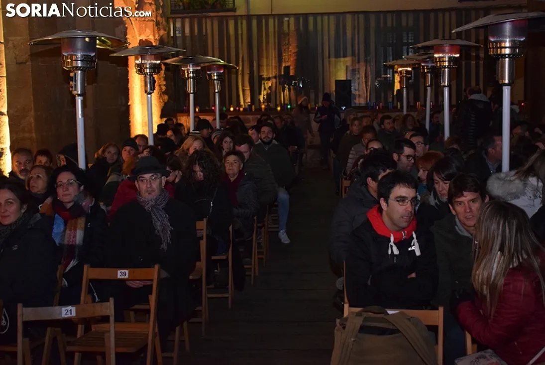 Foto 8 - Galer&iacute;a de im&aacute;genes: Emocionante e inquietante lectura de relatos en las ruinas de San Nicol&aacute;s