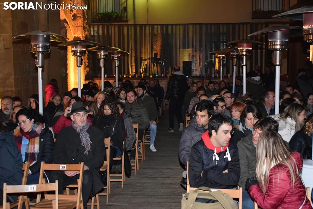 Foto 7 - Galer&iacute;a de im&aacute;genes: Emocionante e inquietante lectura de relatos en las ruinas de San Nicol&aacute;s