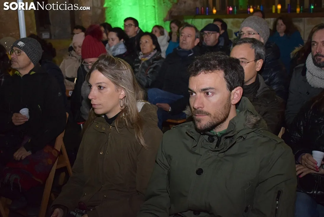 Foto 2 - Galer&iacute;a de im&aacute;genes: Emocionante e inquietante lectura de relatos en las ruinas de San Nicol&aacute;s