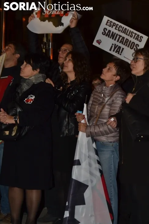 Una imagen de la multitudinaria manifestación de esta tarde de viernes. /SN