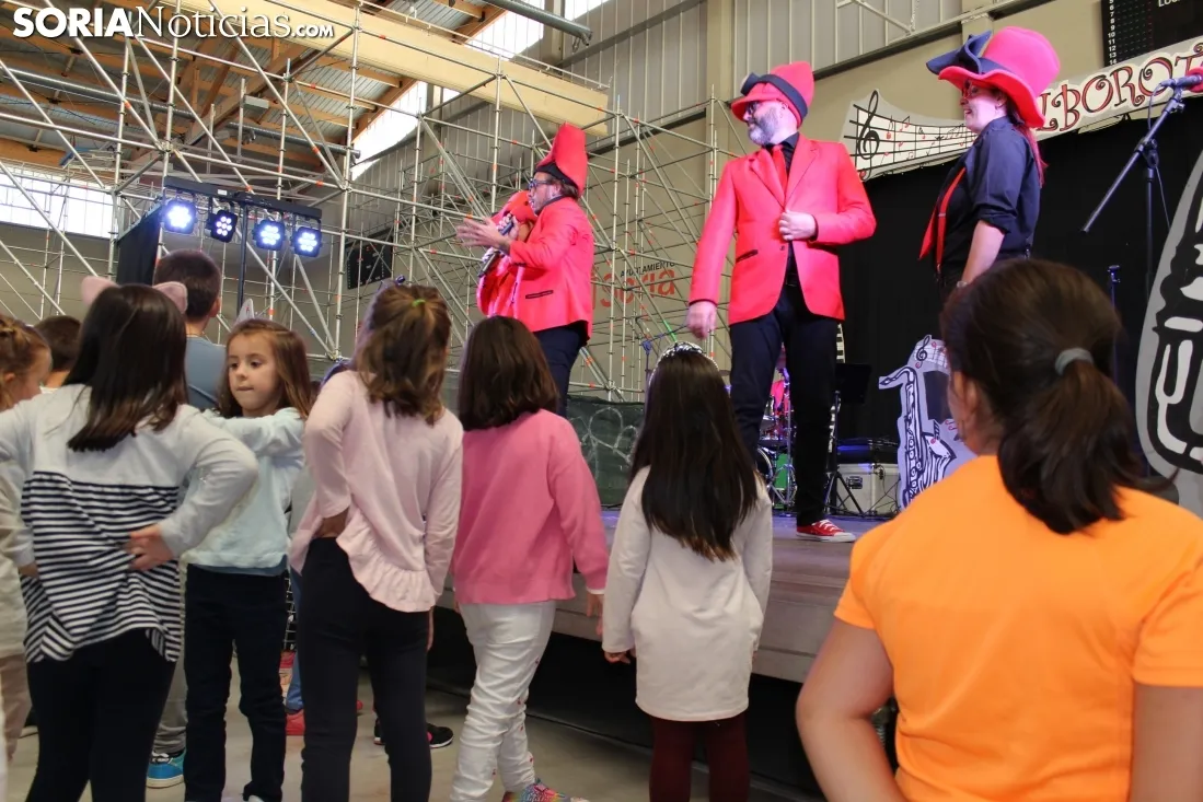 Espectáculo infantil con Almozandia en el Polideportivo San Andrés. SN
