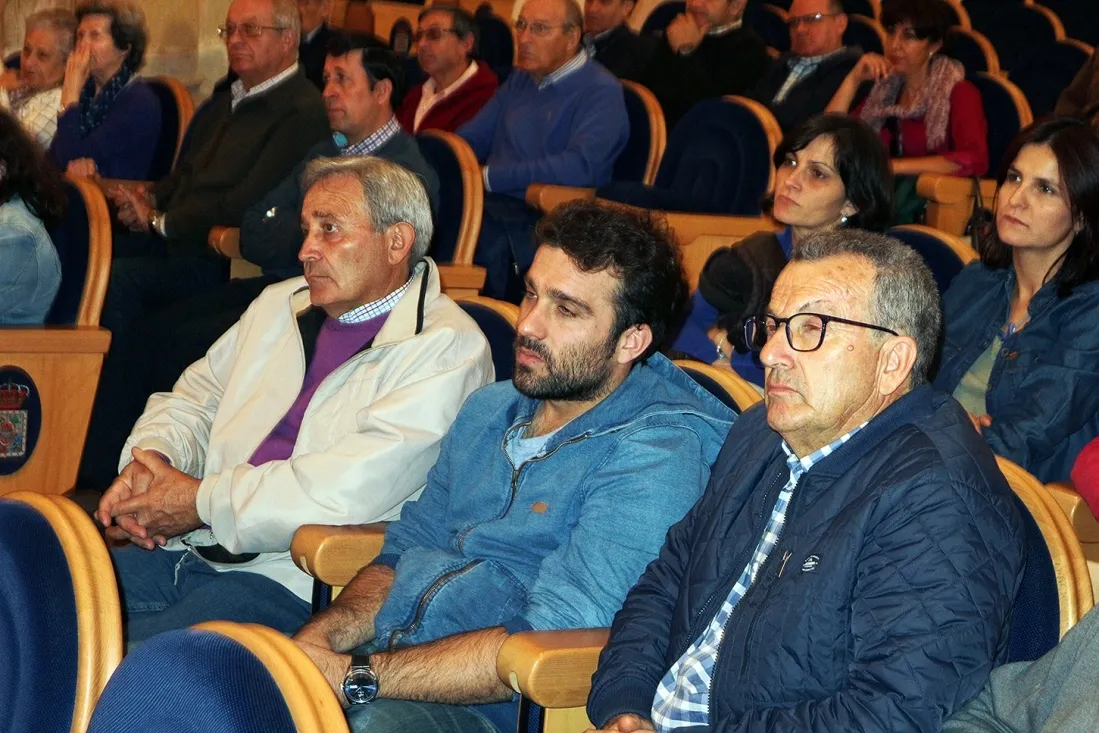 Algunos de los asistentes a la conferencia. /FSA