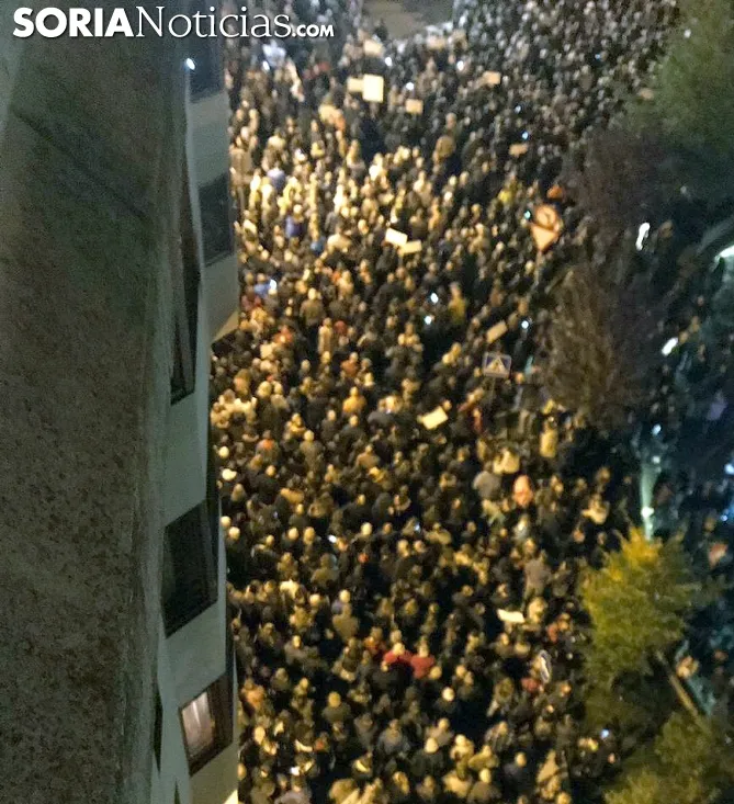 Vista en alto de la manifestación en el tramo final. /SN