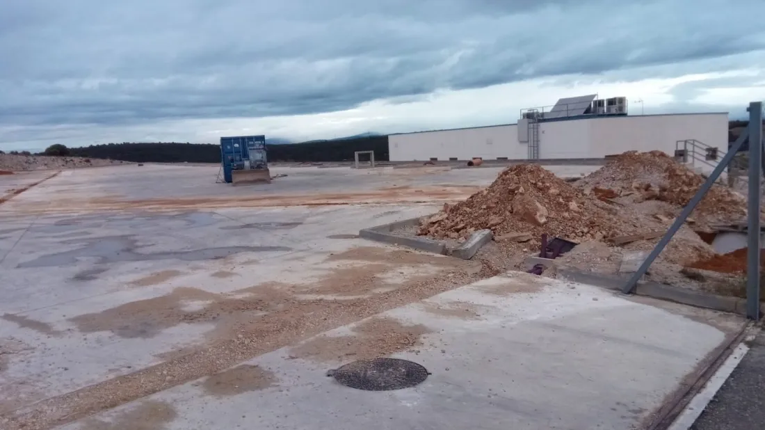 Foto 2 - El Ayuntamiento quiere sacar a concurso conjuntamente la gasolinera y el edificio administrativo del Centro Log&iacute;stico