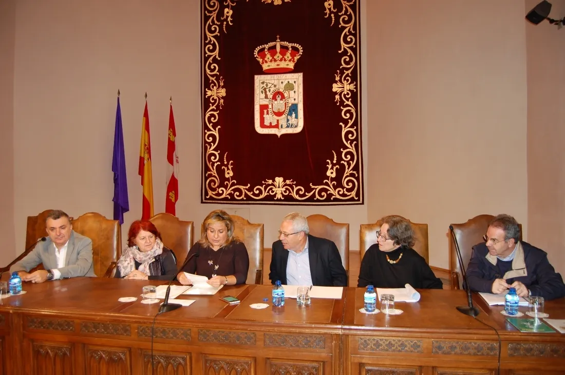 Foto 2 - Hugo Francisco Rivella e Isabel Mar&iacute;a Reyes Elena, ganadores de los premios Leonor y Gerardo Diego de poes&iacute;a