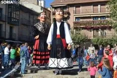 Estreno de la comparsa de Gigantes y Cabezudos.