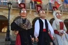 Estreno de la comparsa de Gigantes y Cabezudos.