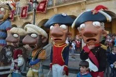 Estreno de la comparsa de Gigantes y Cabezudos.