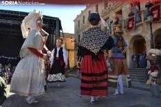 Estreno de la comparsa de Gigantes y Cabezudos.